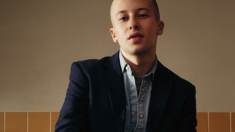 就活用スーツ 無料で貸します H Mの社会貢献事業 Pen Online