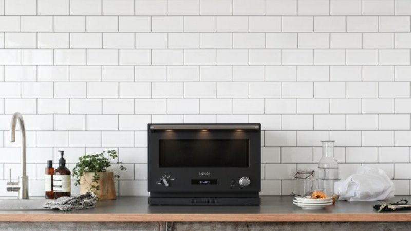 キッチンを楽しく美しく！ バルミューダから新オーブンレンジが登場