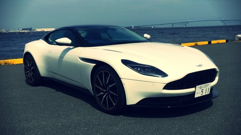 男は黙って女王のために!? “ナイツなアイツ”のアストンマーティン DB11