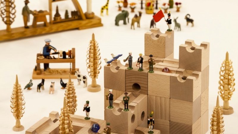 手仕事のぬくもりと精緻な技に釘付け！ 「ヨーロッパの木の玩具