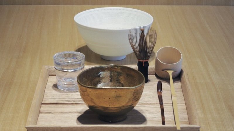 究極の古美術◼️蔵から見事に彫られた紋様が美しい抹茶
