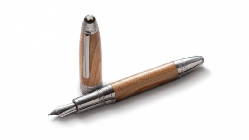 奇跡の一本松」から誕生したモンブランの日本限定万年筆が、発売と