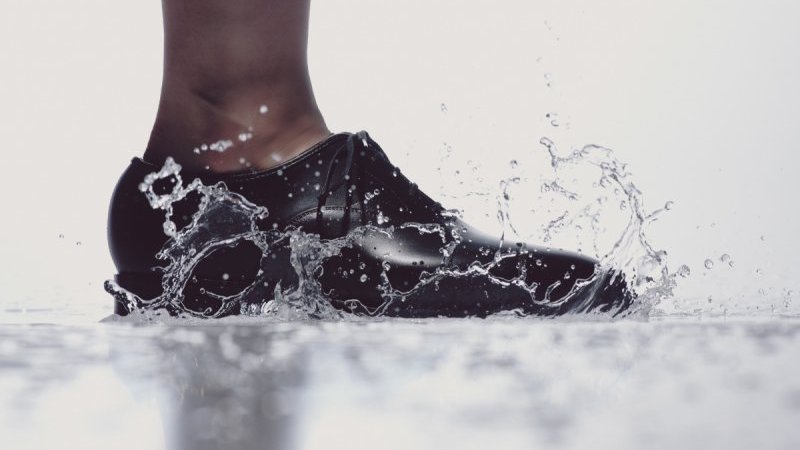 雨の日でも晴れやかな気分にしてくれる、日本ブランドがつくるレイン