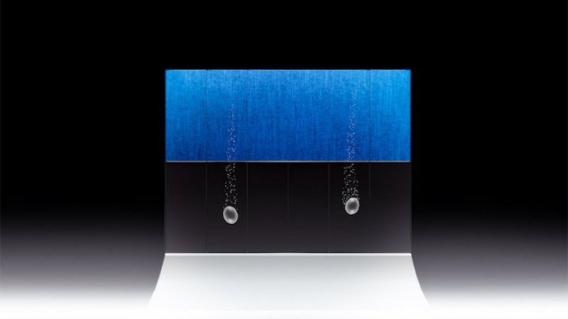 藍染アート作品 世にも美しき本藍染ガラスのアート作品が、平等院にて展示中｜Pen Online