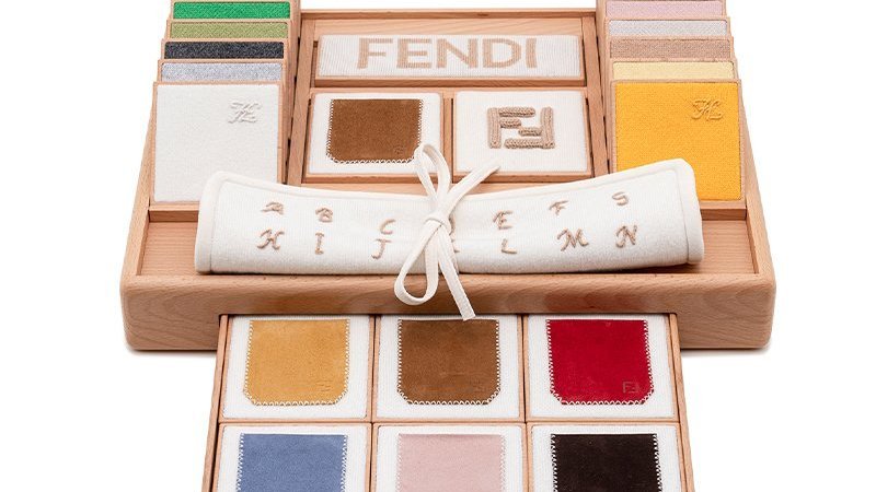 フェンディが銀座店と大阪店にて、カシミアニットのオーダーサービスを