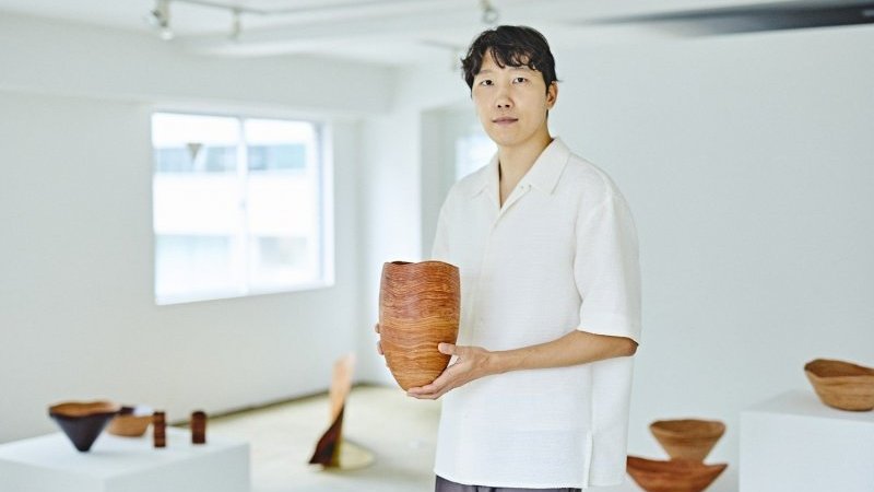 【インタビュー】韓国人アーティスト、キム・ジュンスが日本初個展を開催。レザーによって生まれる、生命を映したオブジェ