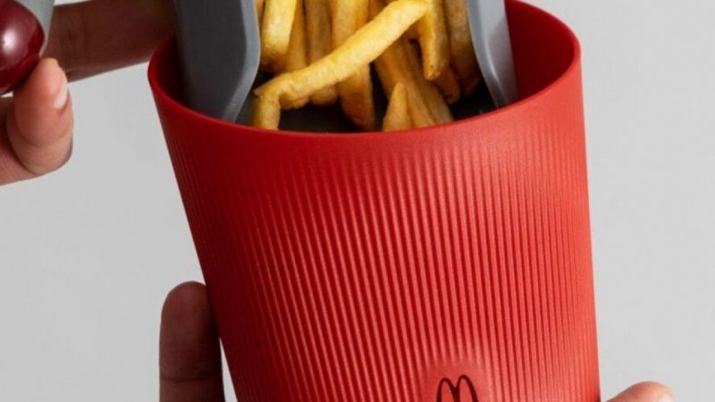 仏マクドナルドが“再利用できる容器”を提供開始 デザインはシンプルで