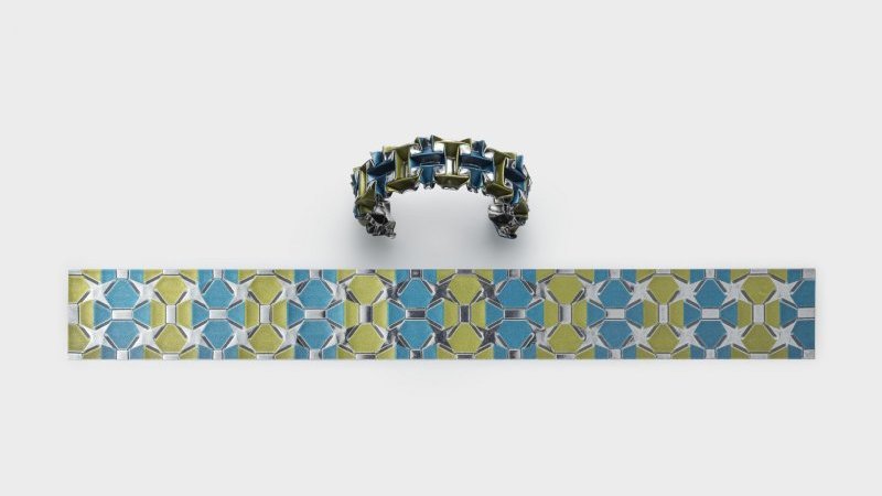 イッセイミヤケ　エイポック　ボレロ エイポック エイブル イッセイ ミヤケが生み出した、熱を加えると自在