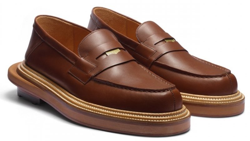 魅惑のコラボ再び。パリコレで発表されたJ.M. WESTON×sacaiのシューズ