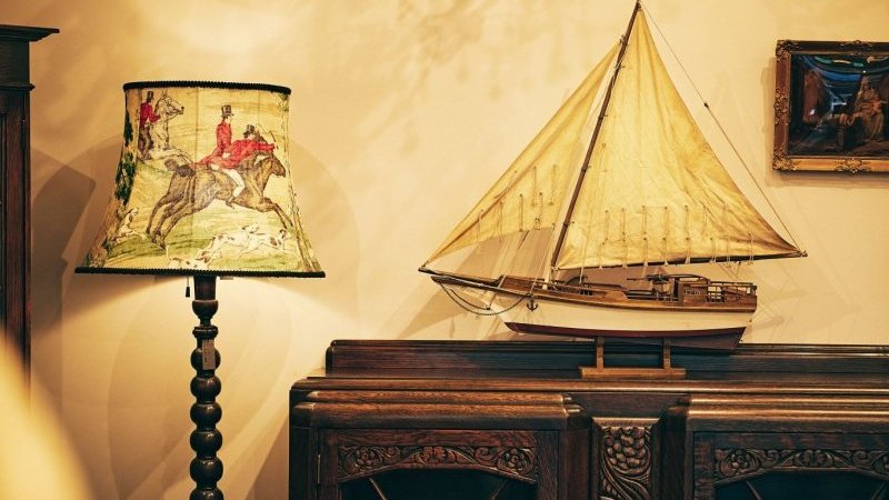 アンティークの美学を次世代へ引き継ぐショップ、「ジェオグラフィカ