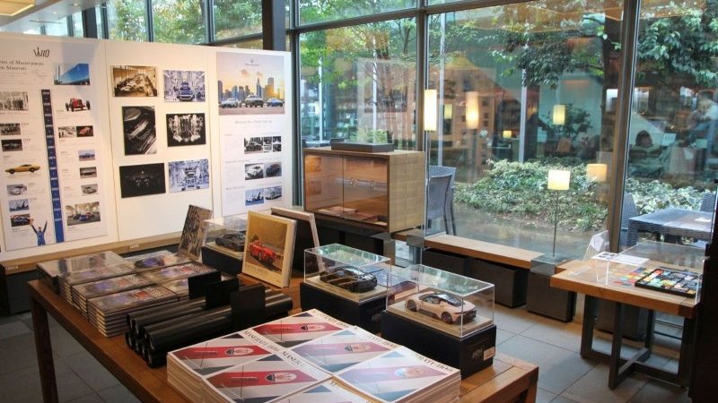 マセラティが創立110周年を記念するストアを代官山の蔦屋書店で開催