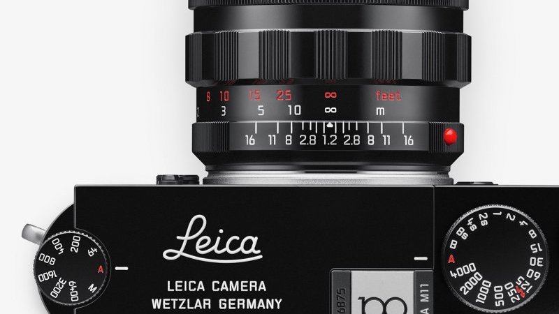 シュタイフの限定テディベアも登場。ライカ100周年記念コレクションで