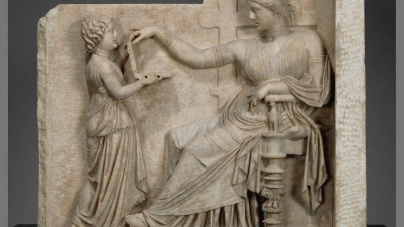 古代ギリシャの彫刻に「パソコン」が掘られていた？…ネット民