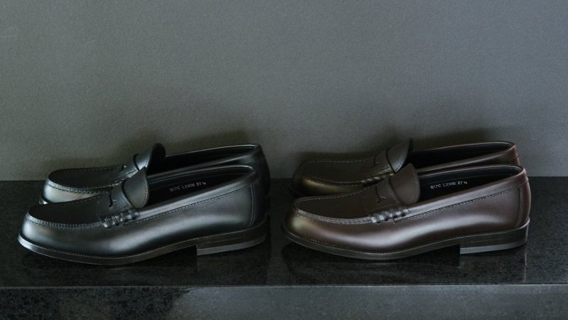 国産ローファー】ハルタの名作906が、オイルドレザーで極上の艶を纏う