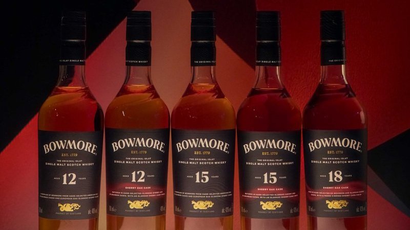 ボウモア リニューアル】白から黒へ、ウイスキーの聖地アイラ島を代表