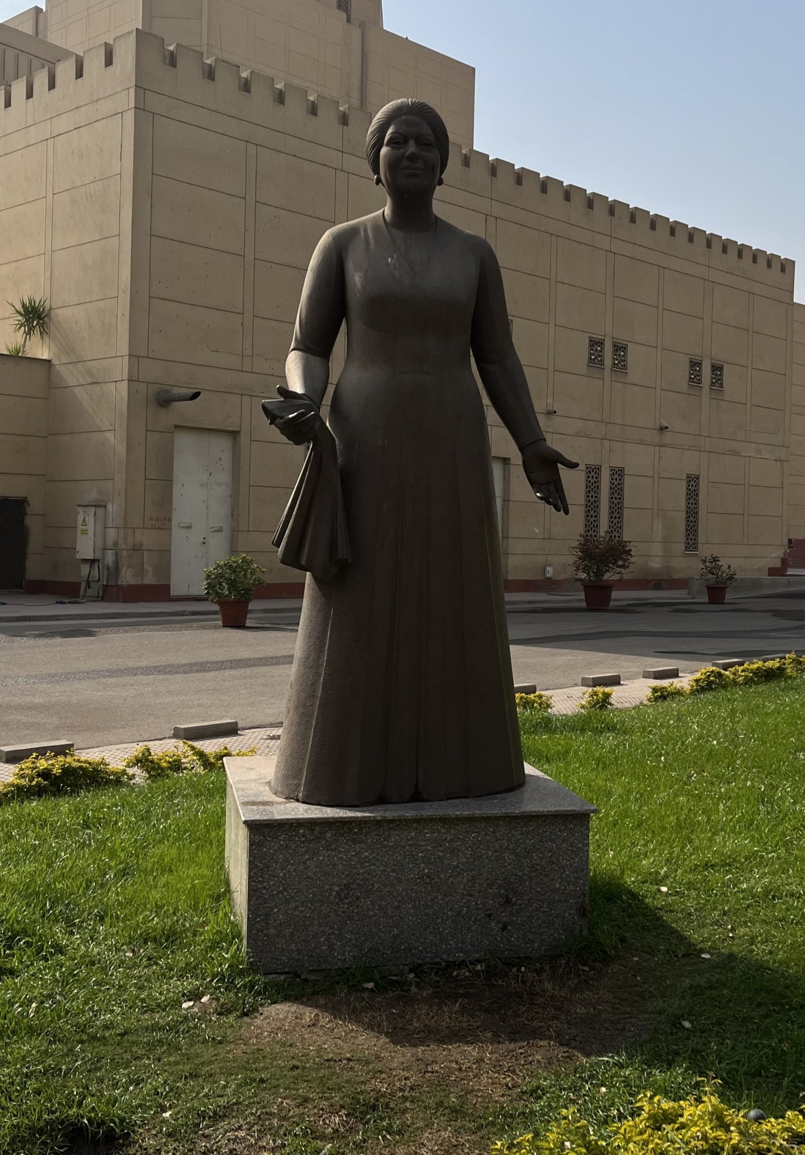 WUD1_0328螢ｲ _譛邨・6.Cairo Opera House 縺ｫ縺ゅｋUm kalthum縺ｮ蜒充67].JPG