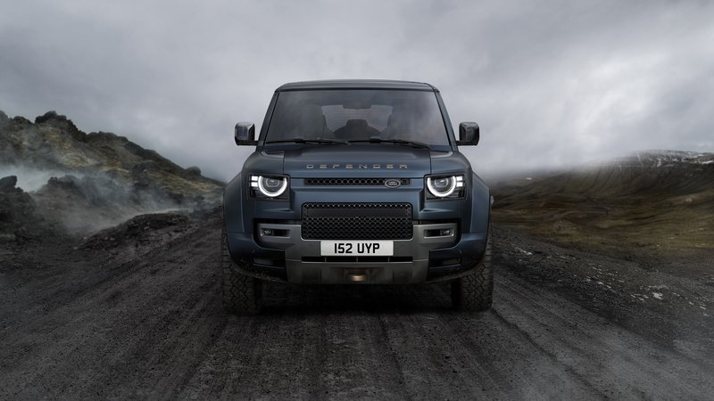 002_DEFENDER_OCTA_26MY_EXTERIOR.jpg