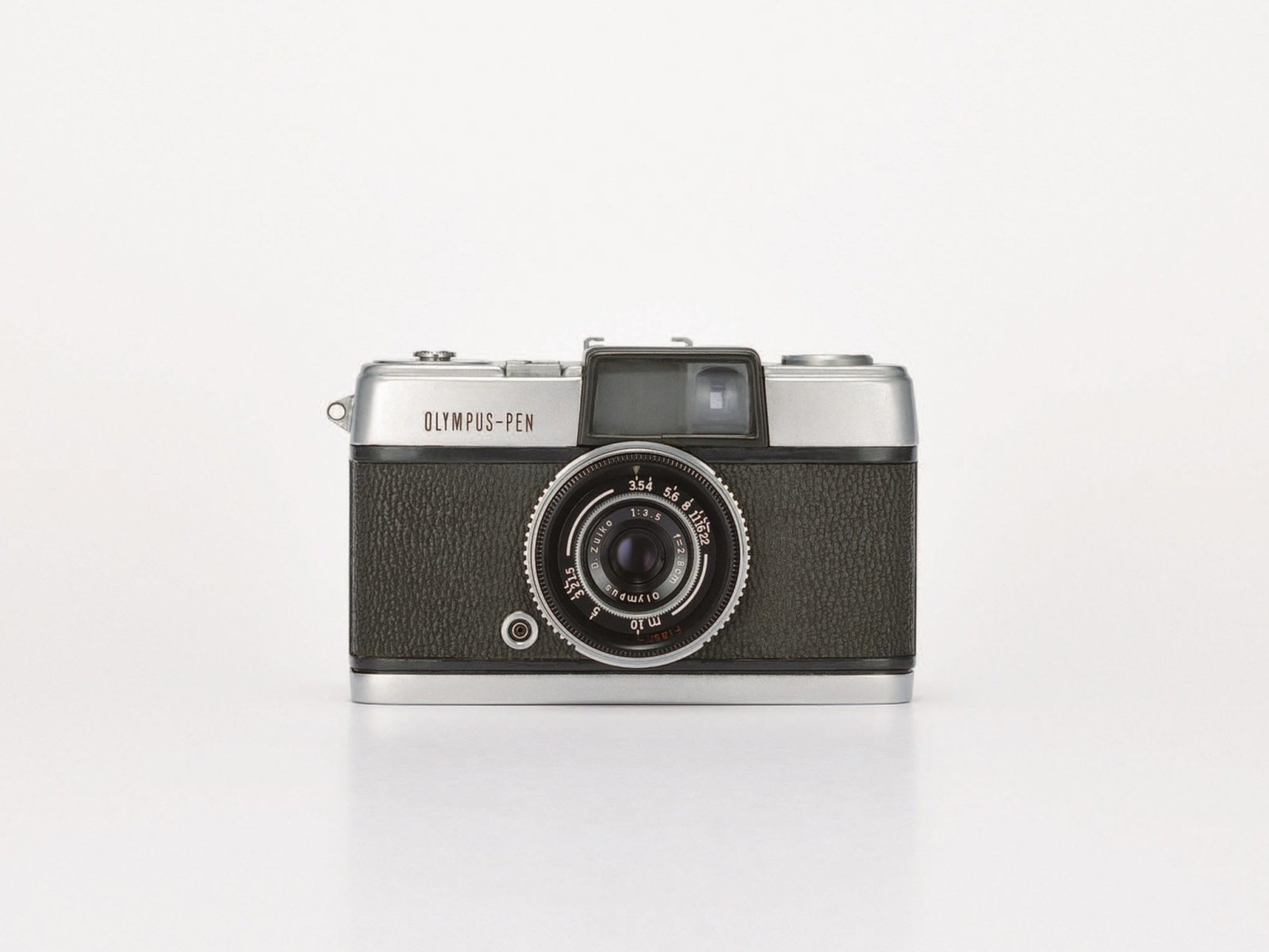 1959に発売された「OLYMPUS PEN」の写真