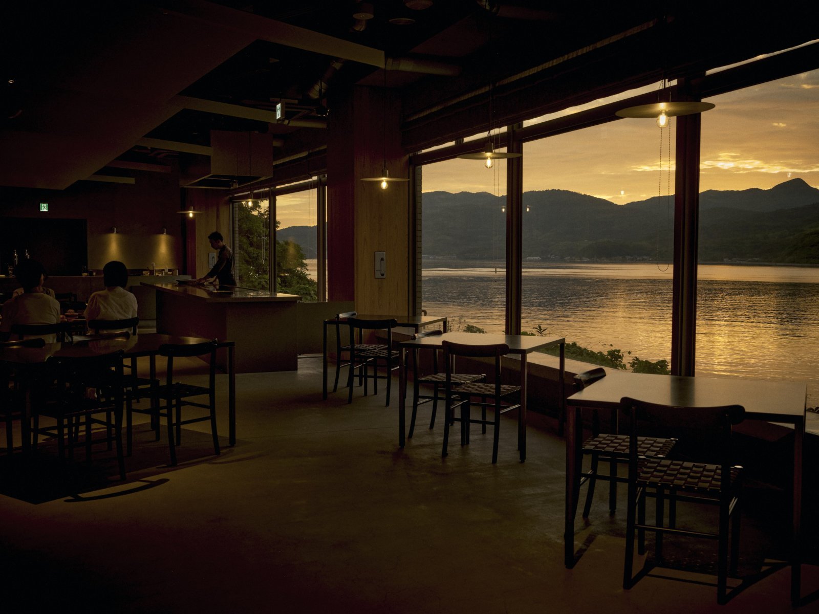 Ento⑤Dining.jpg