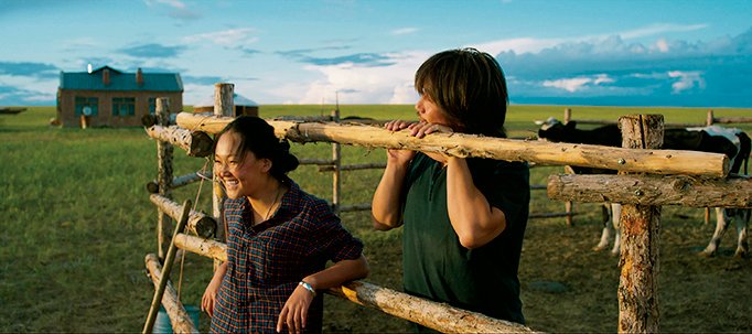 モンゴルの大地でゆらぐ、 夫婦の愛の行く末を描いた映画『大地と白い 