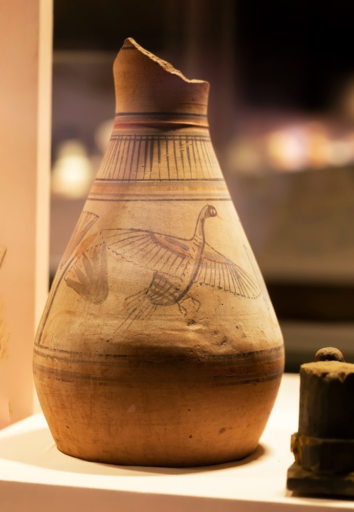 4歳の少年、誤って3500年前の壷を破壊！ それに対する博物館の対応に