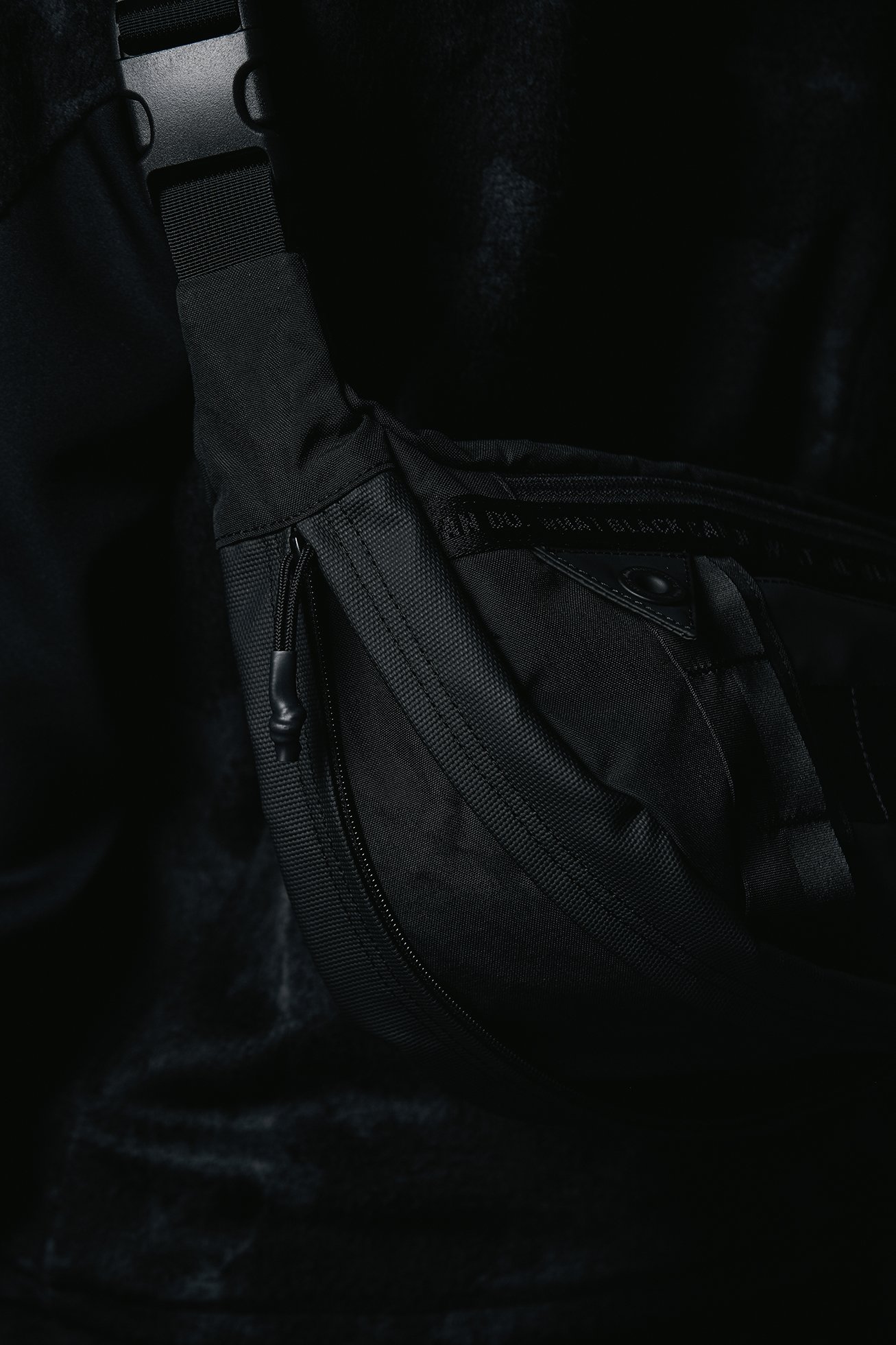 White Mountaineering×BRIEFINGのコラボ商品