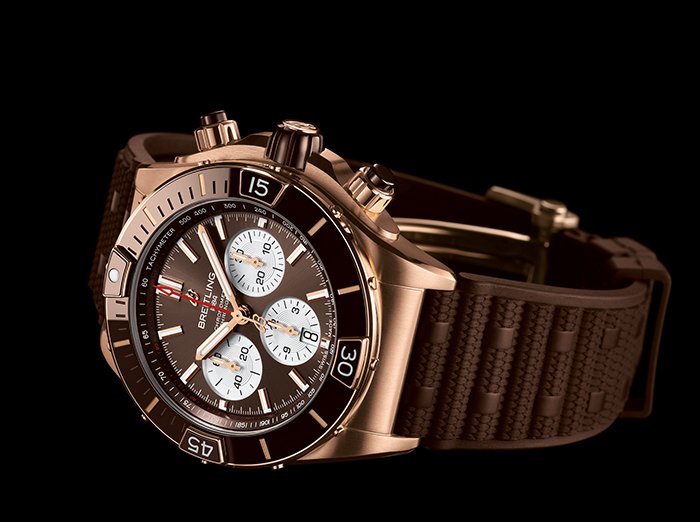 07_breitling-super-chronomat-b01-44-in-18-k-red-gold_ref.-rb0136e31q1s1_web-use-1.jpg