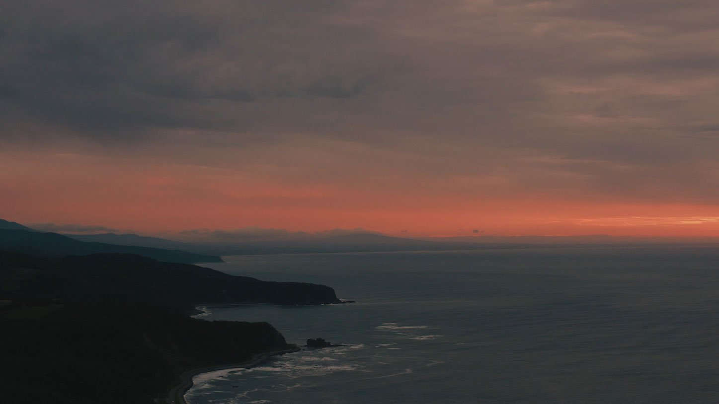 知床半島の遠景.jpg