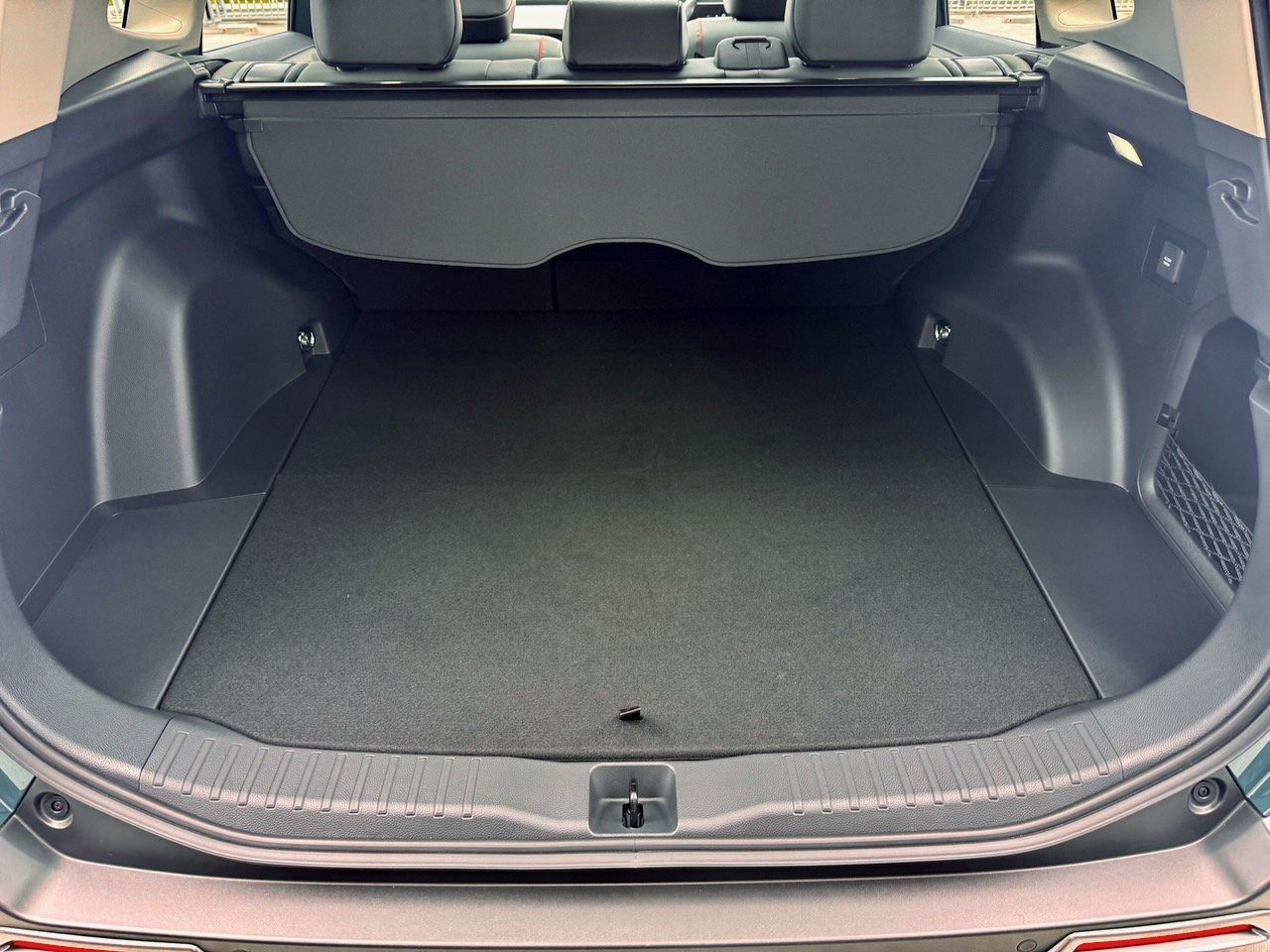 TOYOTA_SUV_RAV4_Adventure_3