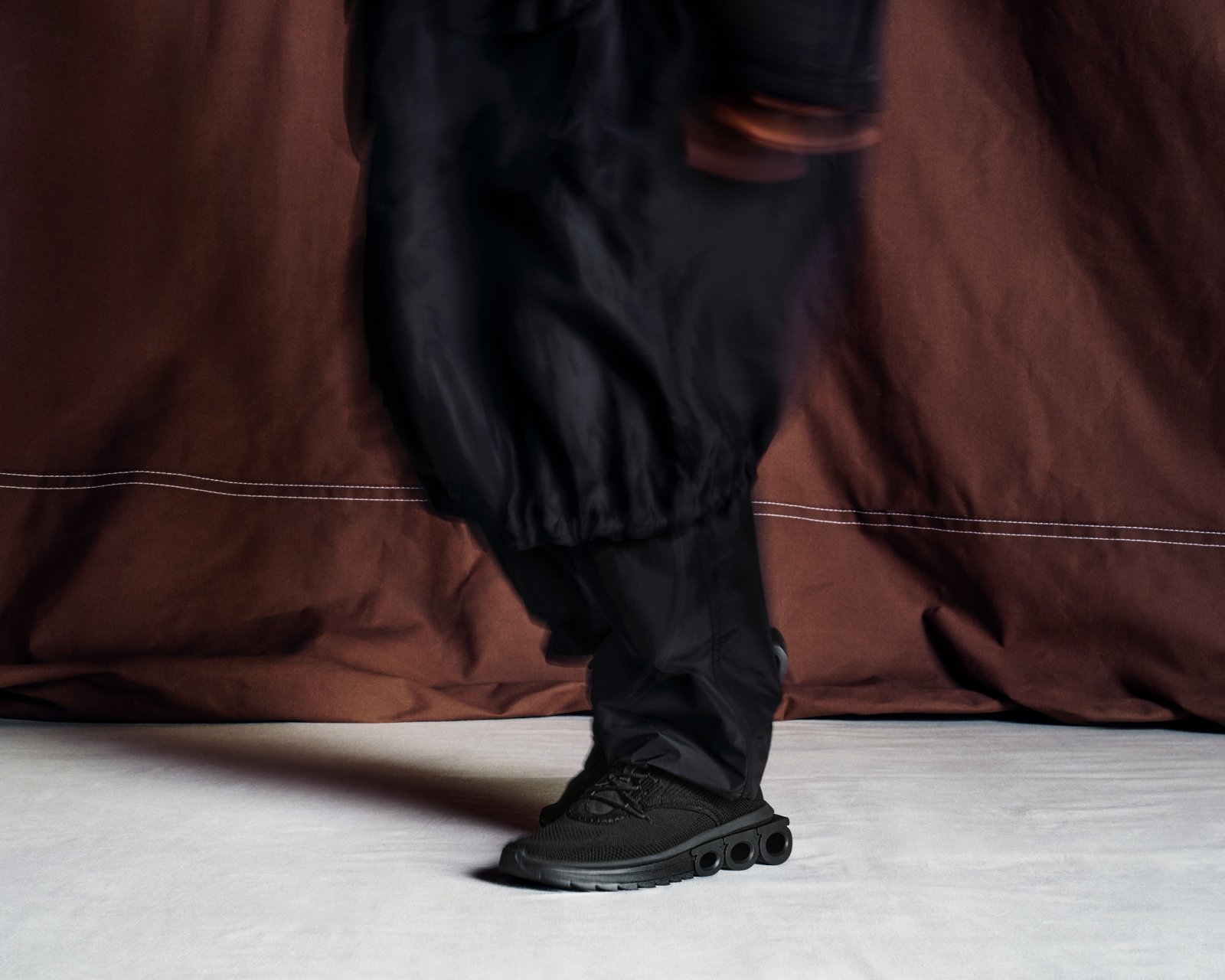 1350x1080_230210_FERRAGAMO_SHOT3_0502_LR.jpg