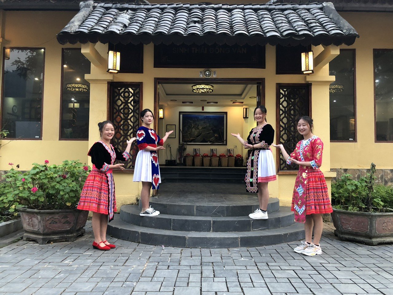 13_DongVanResort_1.jpg