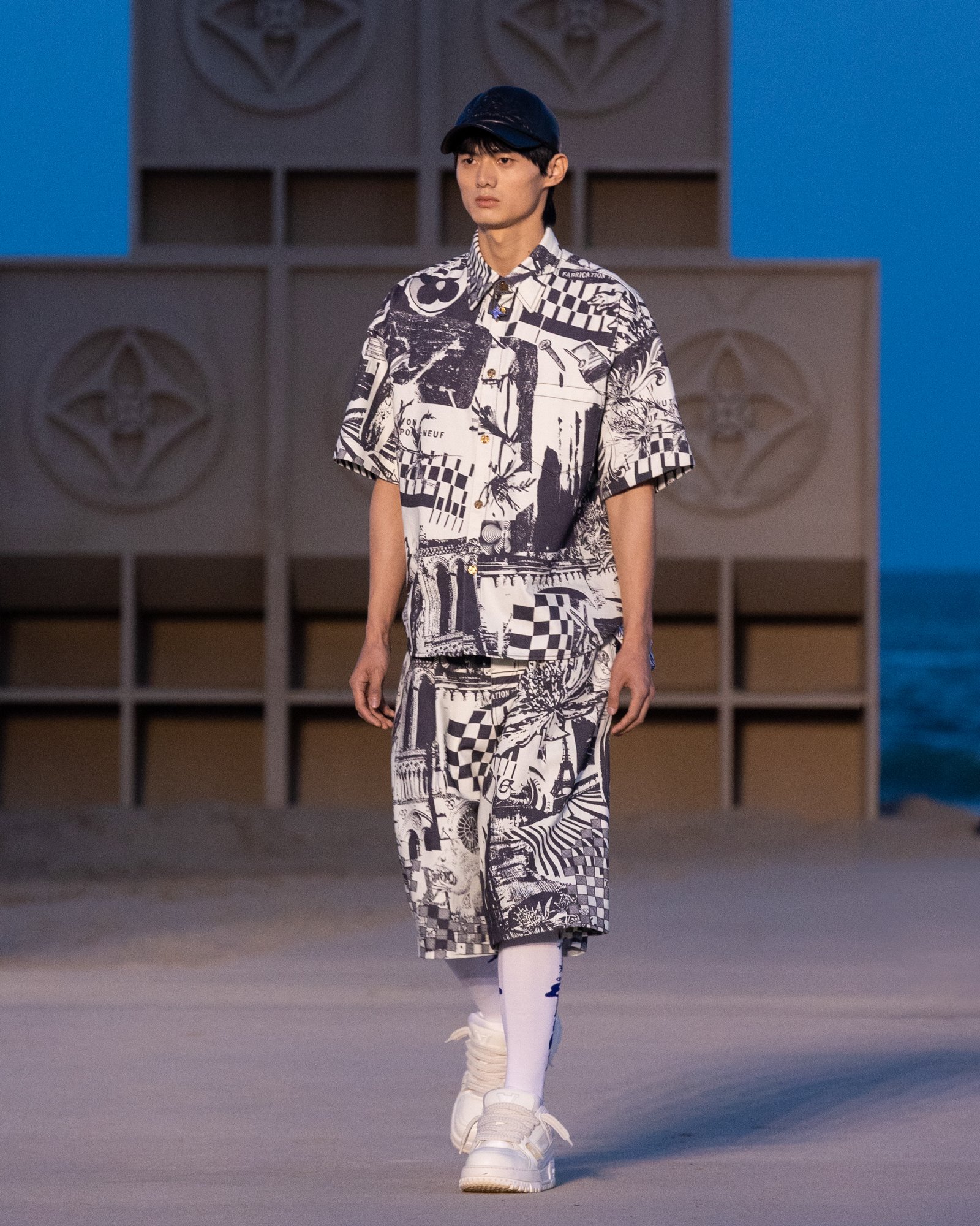 14 - NEW LOOK.jpg