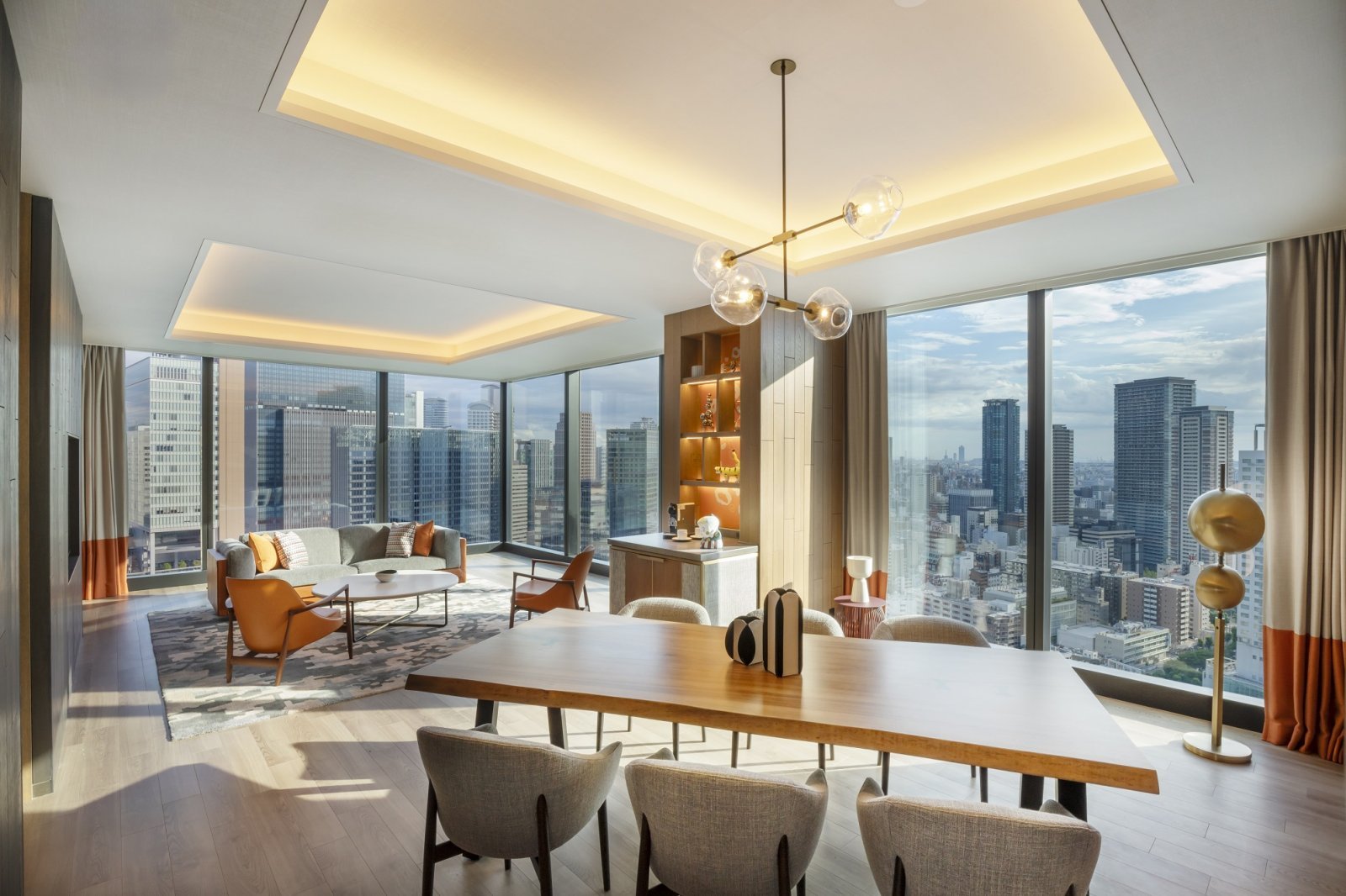 Canopy Panorama View Suite_Living Room_Day _ キャノピーパノラマビュースイート_リビングルーム_日中.jpg