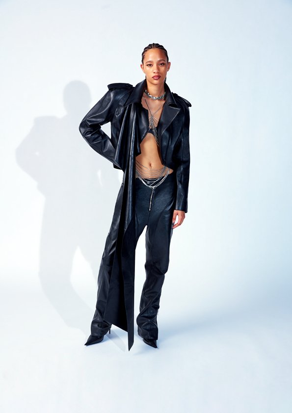 2007-HENRICK-A4-PR-Lookbook-Portrait-Image-women-72ppi_07.jpg