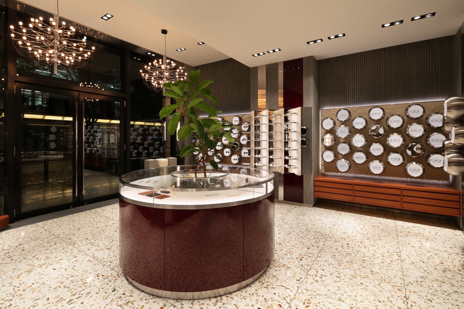 2021.10.12_OLIVER PEOPLES_Nijubashi SQUARE_05_1.jpg