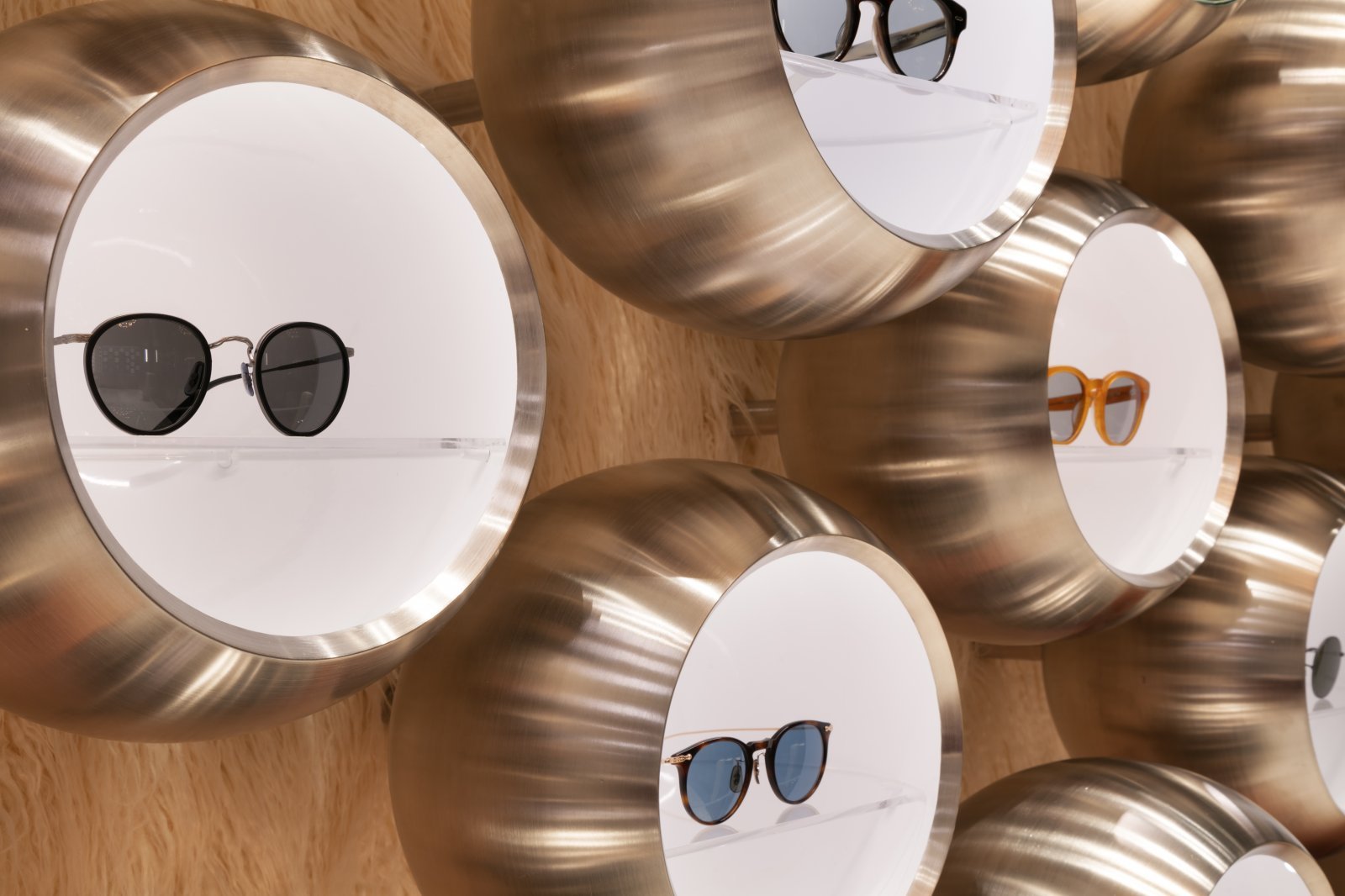 2021.10.12_OLIVER PEOPLES_Nijubashi SQUARE_08.jpg
