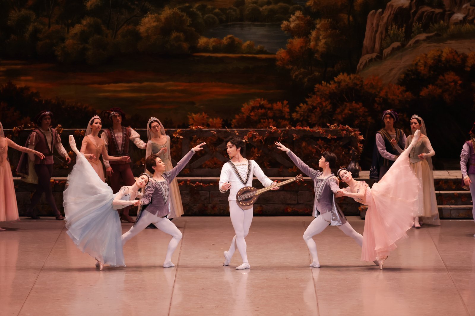 20220218_Swan Lake_Act1_Dan Tsukamoto_Akira Akiyama_Miyuki Nakagawa_249A0170_photo_Kiyonori Hasegawa.jpg