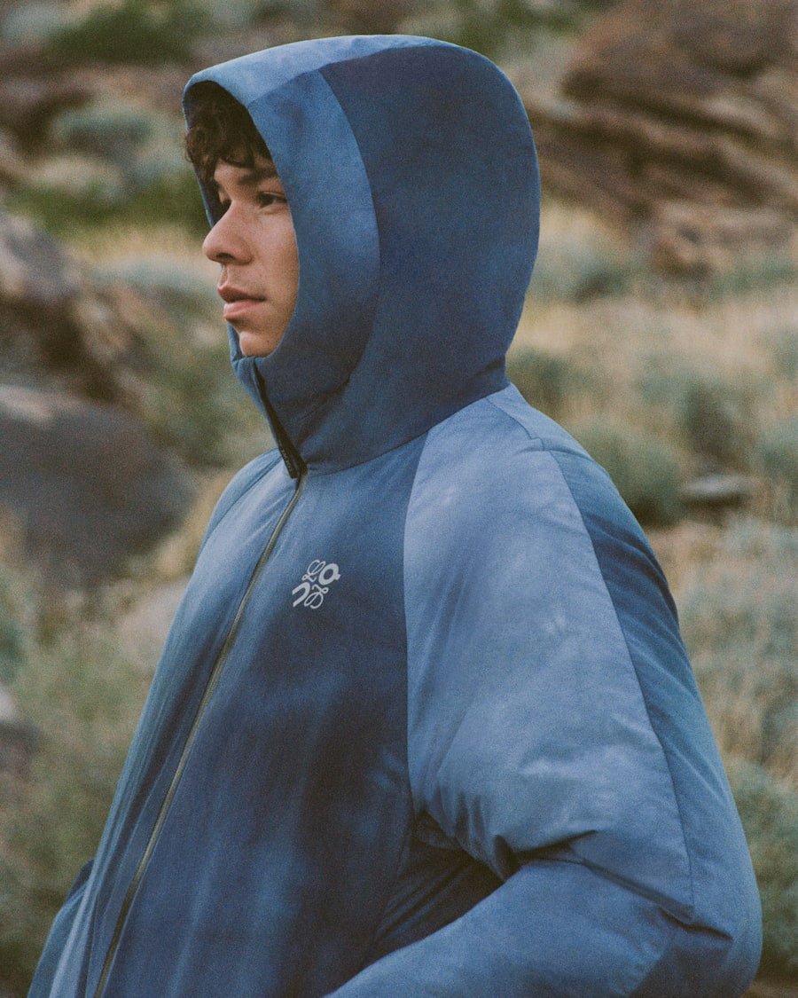 LOEWE_FW24_ON_D5_RTW_BEN_SHELTON_RGB_CROPPED_4x5_D1-01-037_04 (1).jpg
