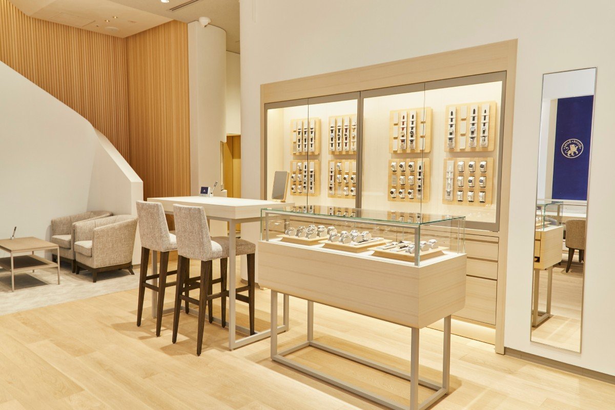 2306PEN_GrandseikoGinza_02.jpg
