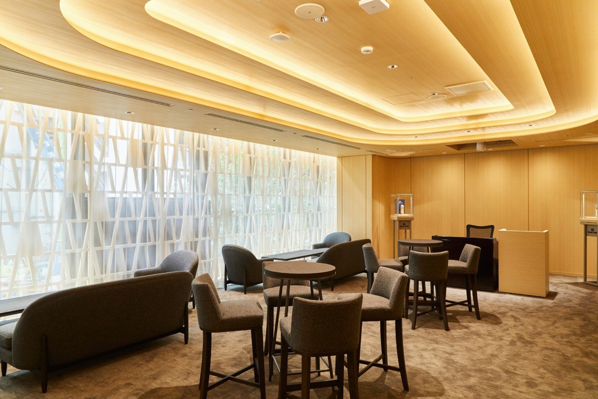 2306PEN_GrandseikoGinza_03.jpg