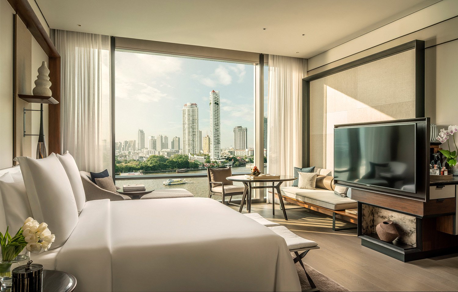 2402hotel_7.jpg