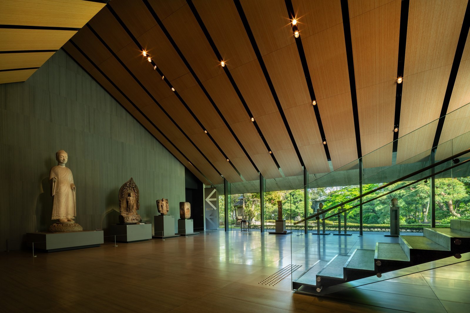 【3】    エントランスホール　2025のコピー.jpg