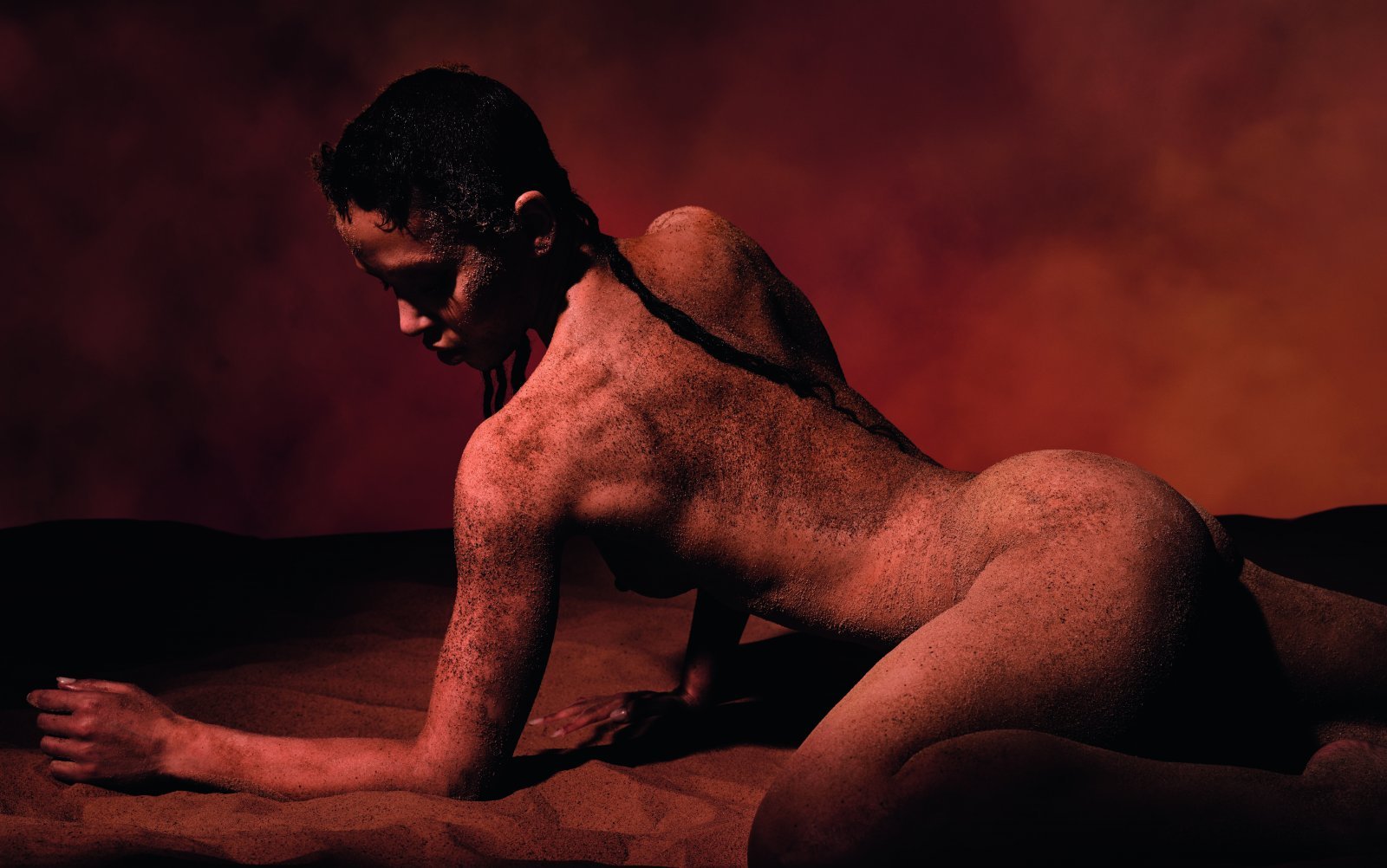 14_FKA twigsのコピー.jpg