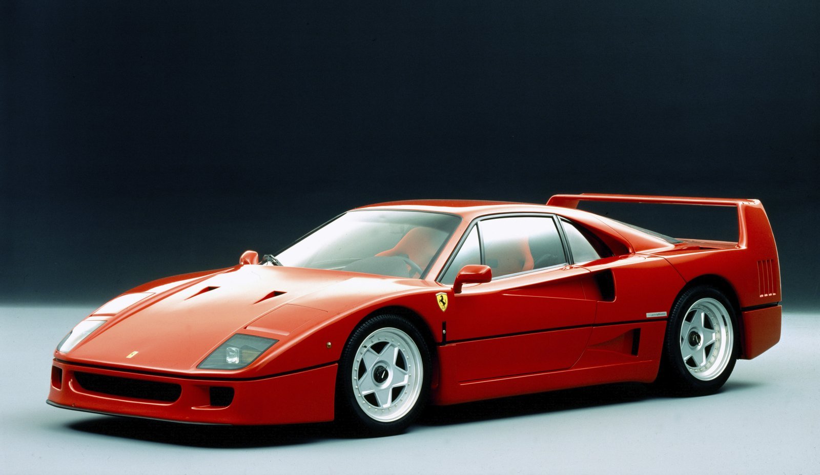 30th_anniversary_of_the_F40.jpg