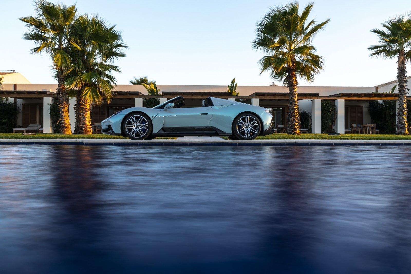 28. Maserati MC20 Cielo_at San Corrado Hotel in Notoのコピー.jpg