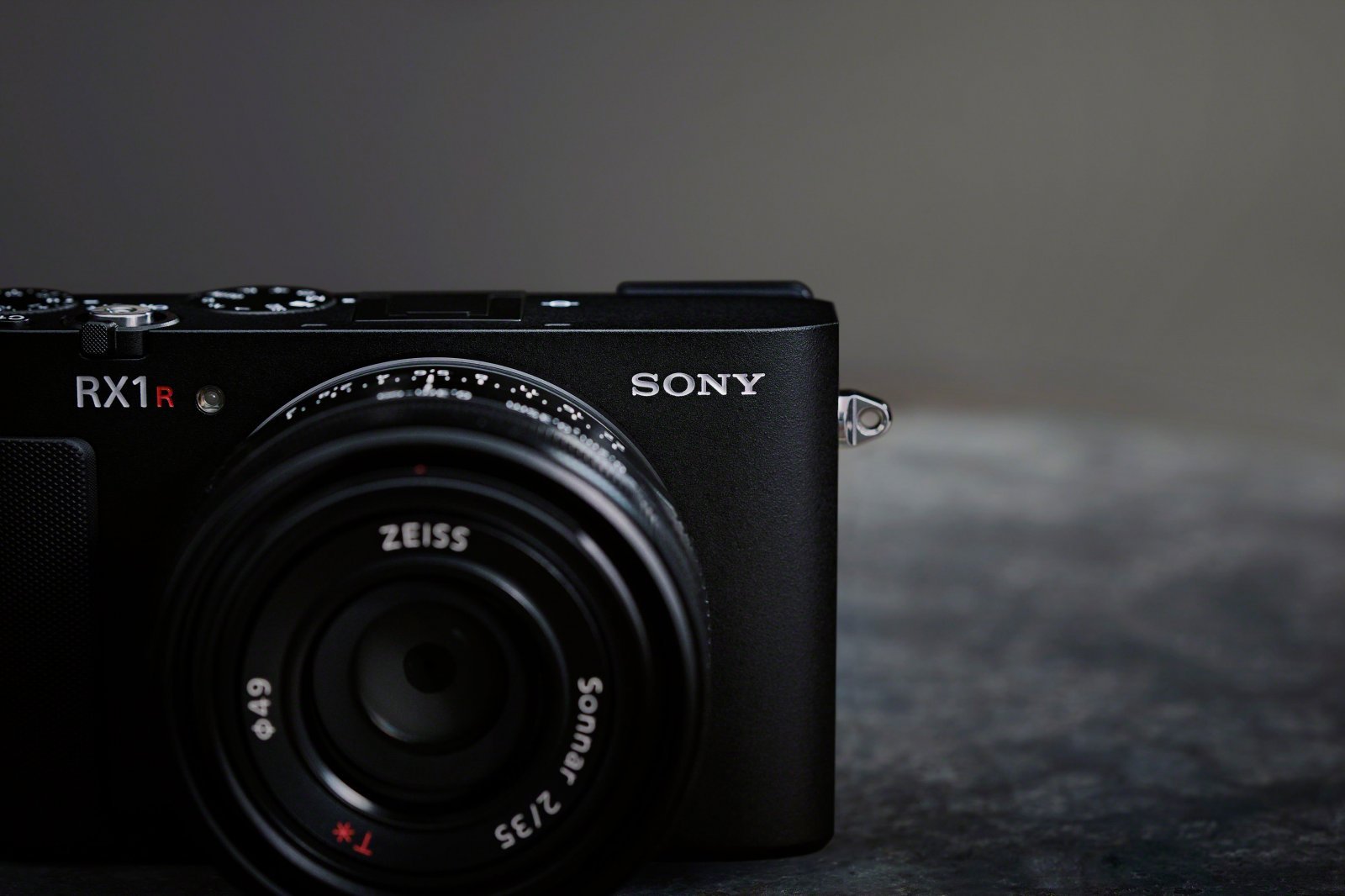 DSC-RX1RM3_sit_5920_product.jpg