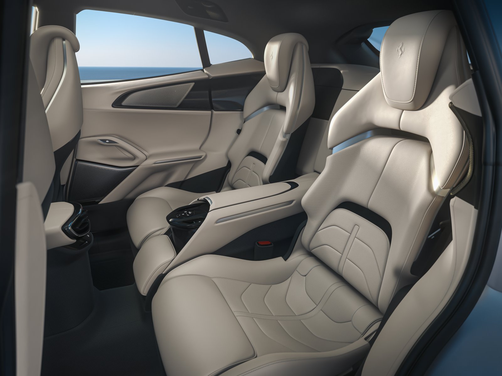 05_INT_RearSeats_Side_16BITのコピー.jpg