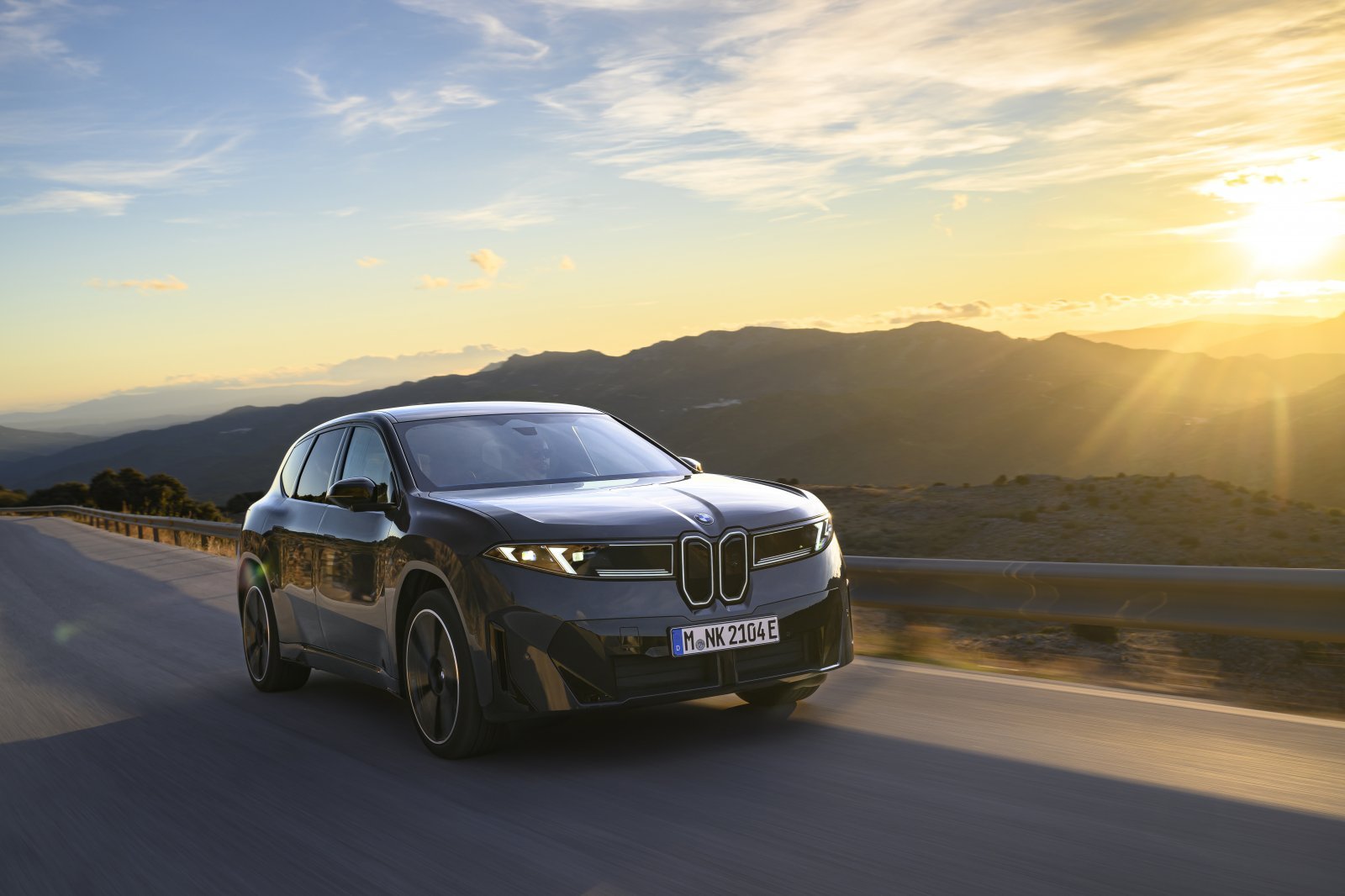 BMW iX3 50 xDrive Polarized Grey 035のコピー.jpg