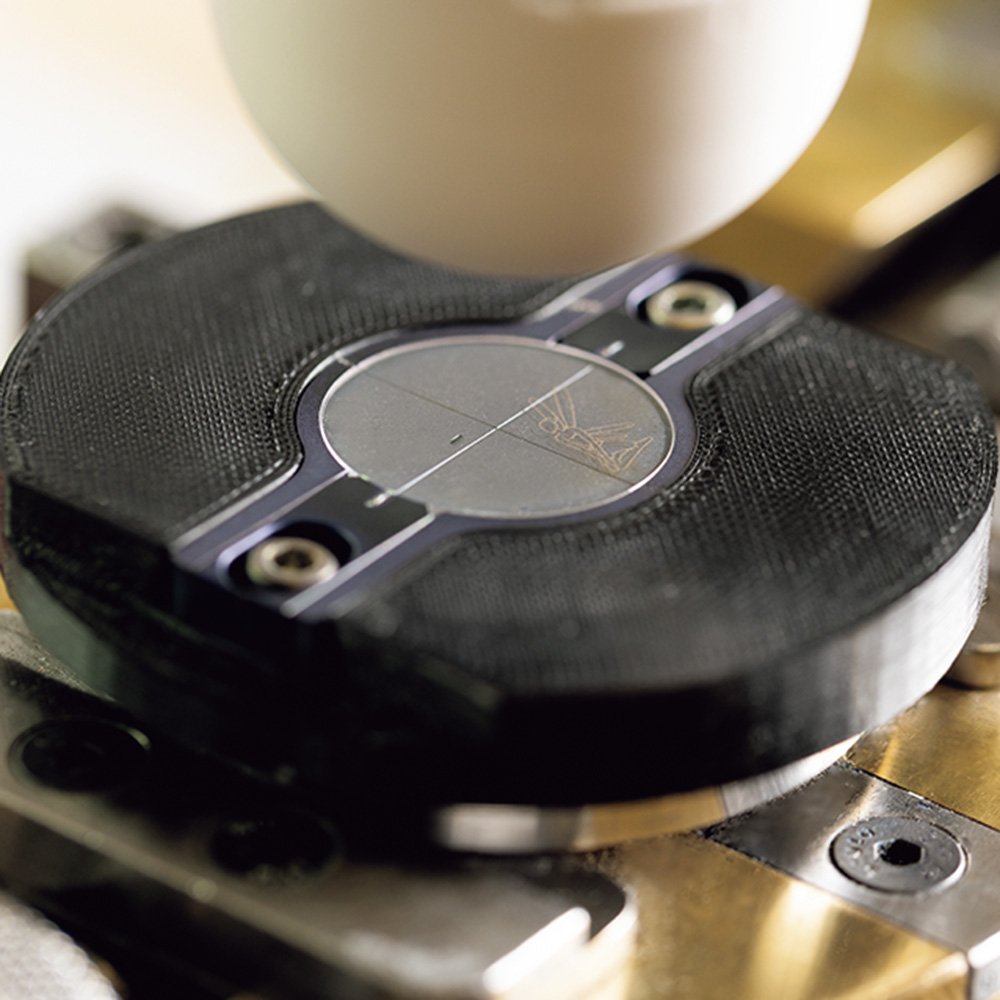 FB-vca_37_Enamel decal - Lady Arpels Jour Nuit © Van Cleef & Arpels Johann Sauty.jpg