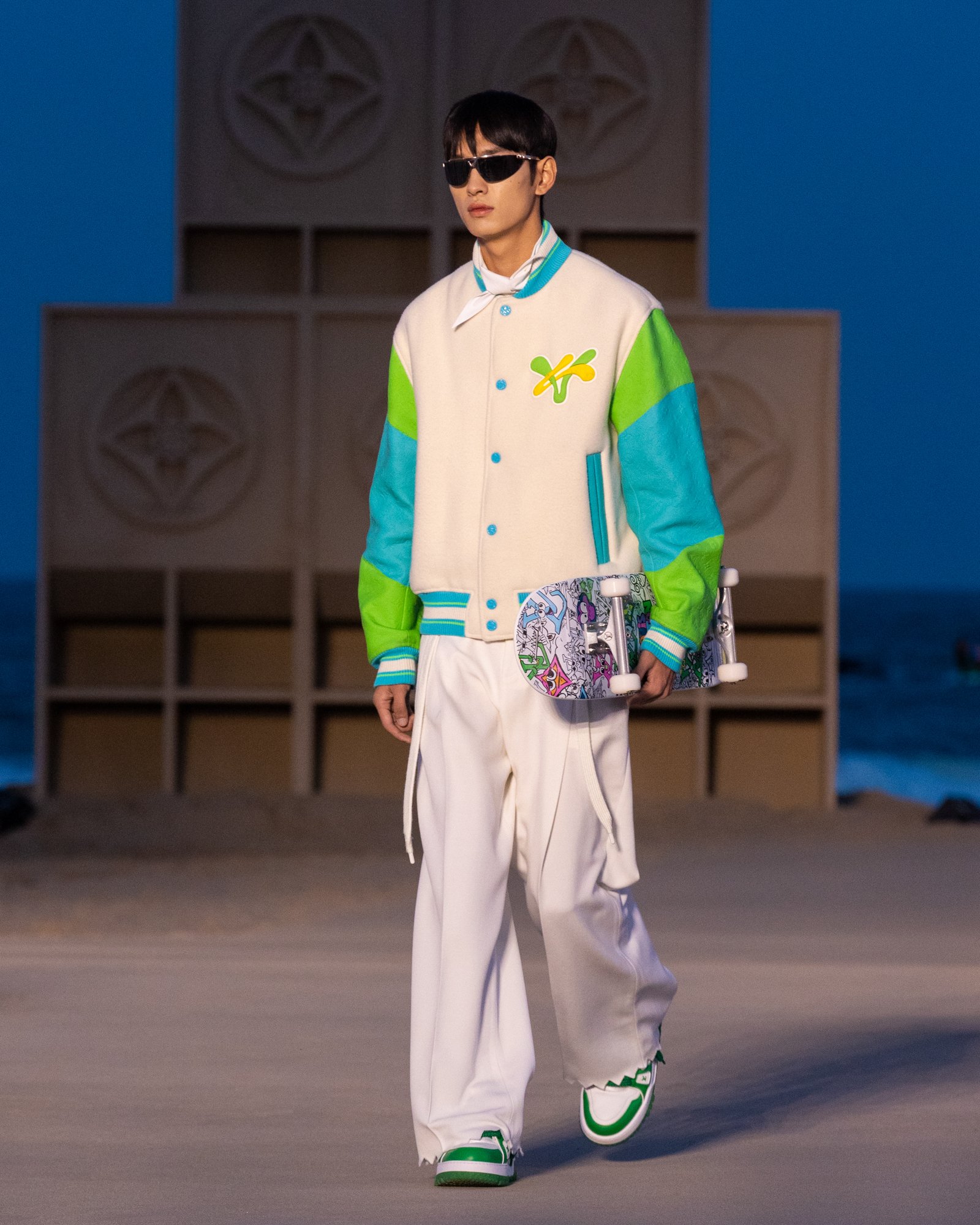 46 - NEW LOOK.jpg